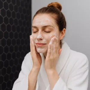 إنشاء روتين للعناية بالبشرة 