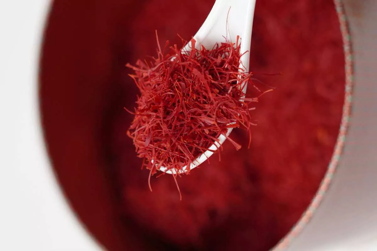 زعفران سوبر نجين مسكد 24غرام زعفران سوبر نجين إيراني فاخر مسكد 24 غرام ، لون قوي ورائحة زكية